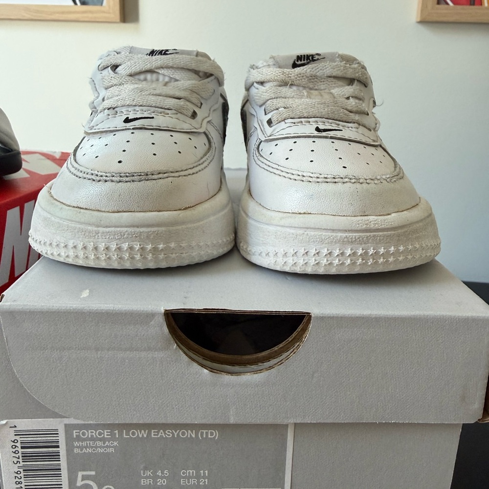 Nike Kids White and Black Sneakers